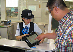 平板電腦等方式的翻譯服務