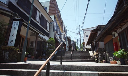 寶山寺參道3